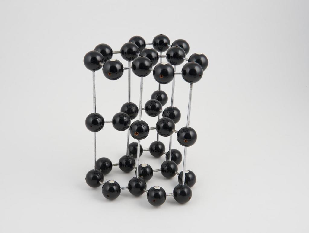 The Queens of Carbon lives&nbsp;on.